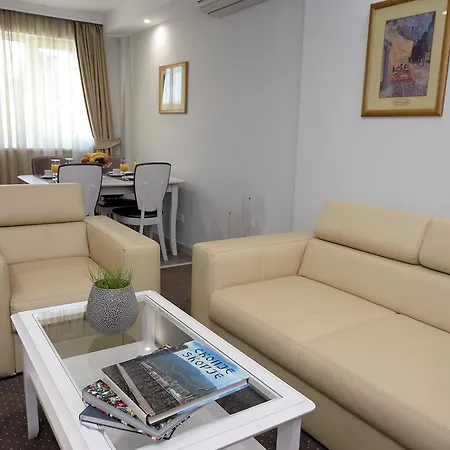 Alexandar Square Apartment